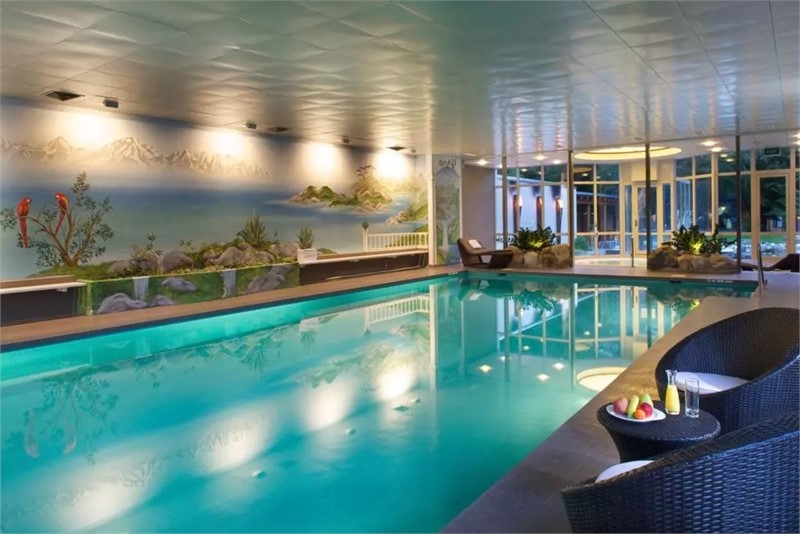 Hotel Belvedere Grindelwald - Swimming Pool - Seminarhotelsschweiz - MICE Service Group
