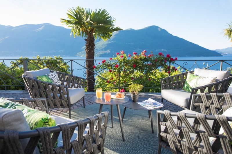 Parkhotel Brenscino Brissago - Outdoor Lounge - Seminarhotels Schweiz - MICE Service Group
